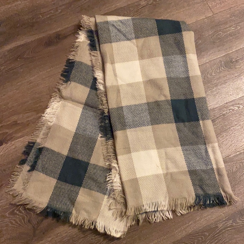 Large scarf